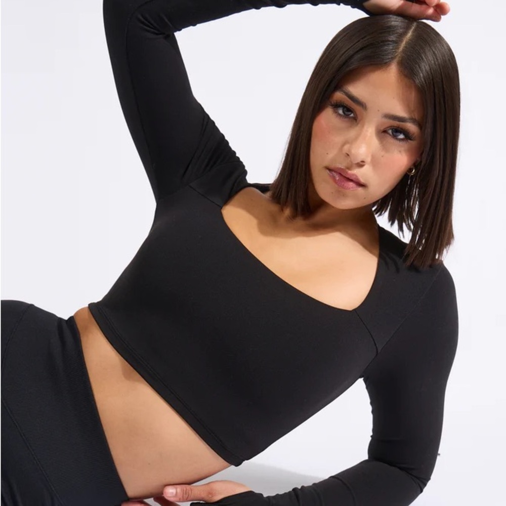 BuffBunny Black Long Sleeve Crop Top